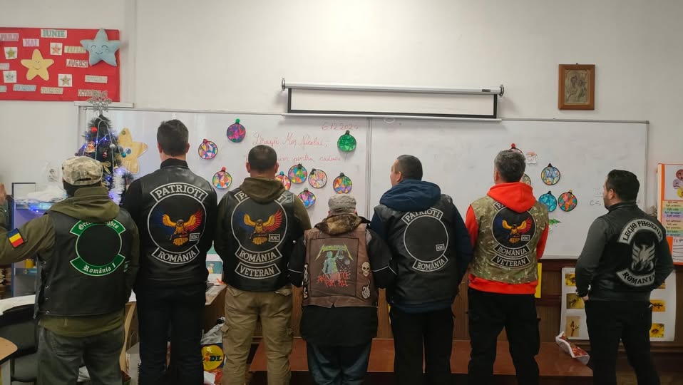 Mos Nicolae pe 2 roti